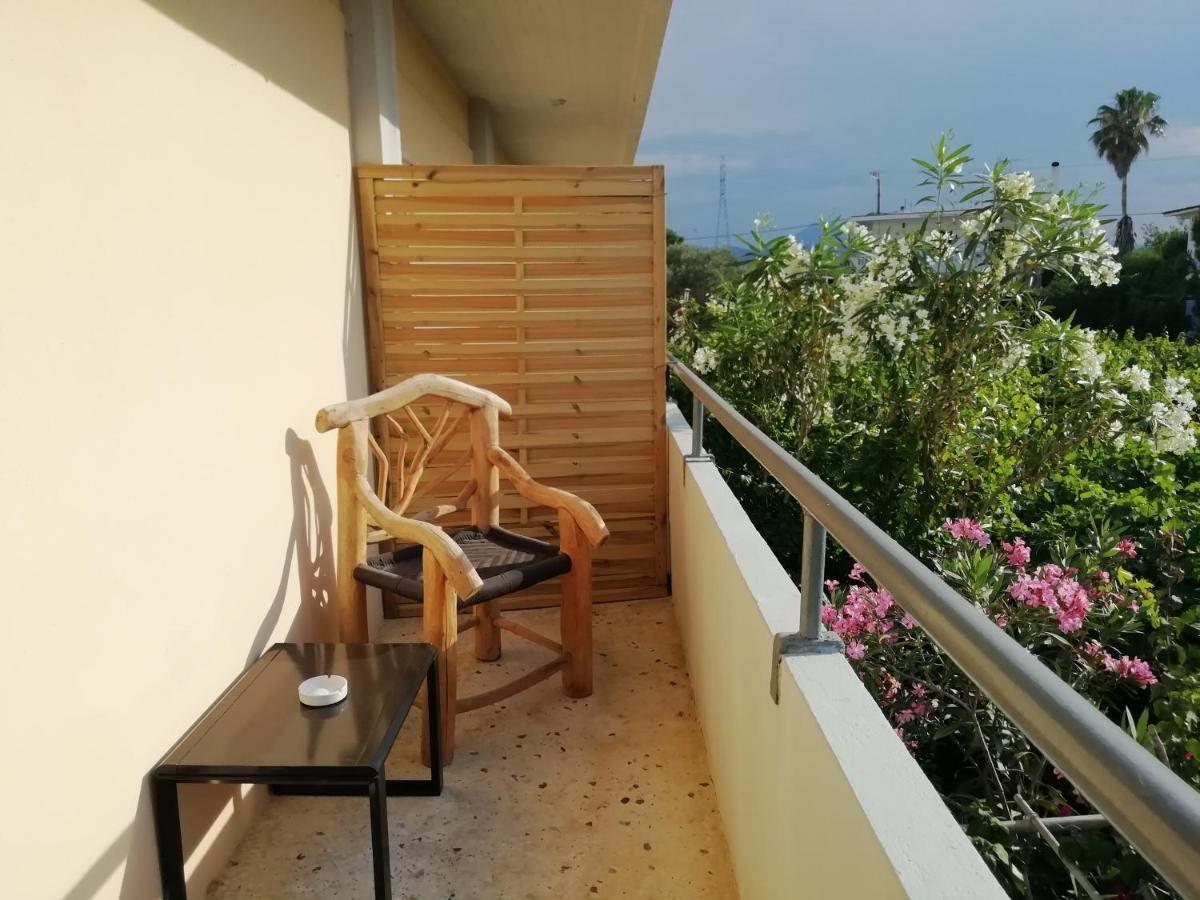 Perigiali Beach Apartment - 2 Free Bikes Perigialion Luaran gambar